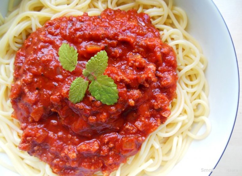 Spaghetti Z Mi Sem Mielonym W Sosie Pomidorowym