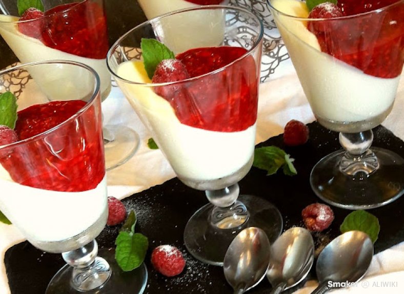 Panna Cotta Z Malinami W Pucharkach