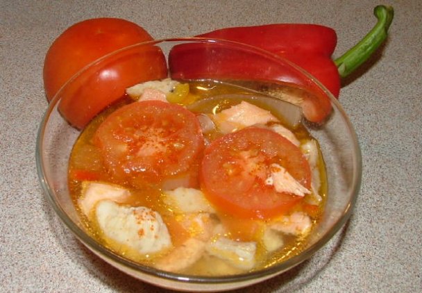 Ostra zupa rybna z papryką i pomidorami :D