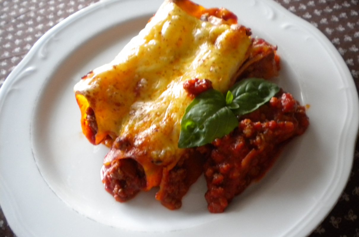 Canneloni A La Bolognese