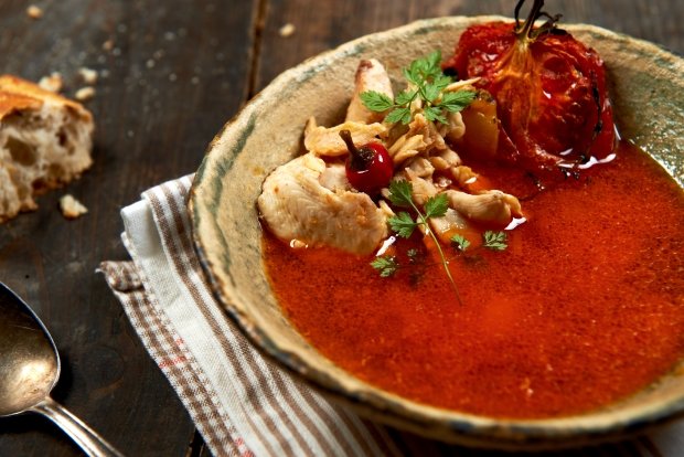 zupa rybna z pomidorami przepis grzegorza lapanowskiego