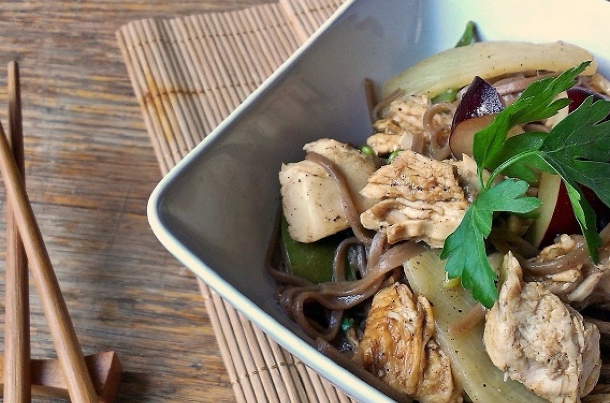 makaron soba z kurczakiem