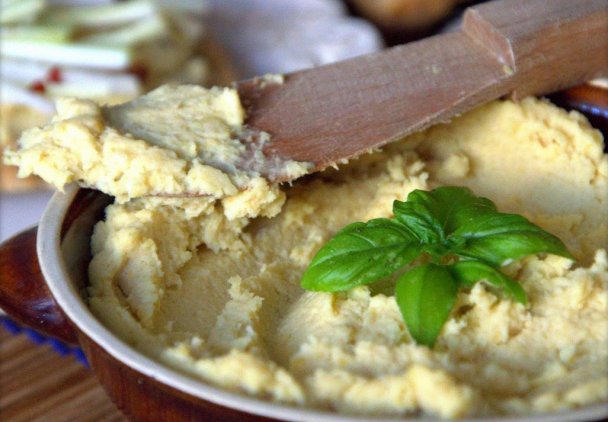 Hummus - tradycyjna pasta arabska