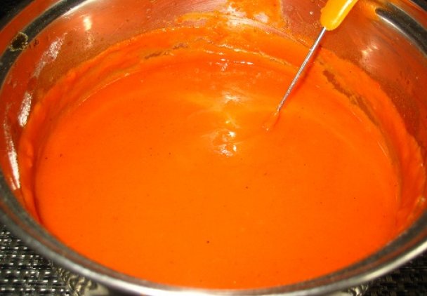 Sos pomidorowy do gołąbków.