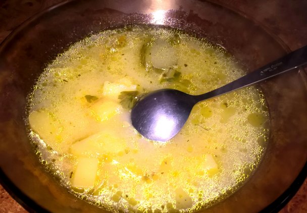 Zupa ze świeżych ogórków
