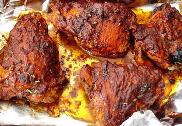 Afrykańskie pieczone udka z kurczaka