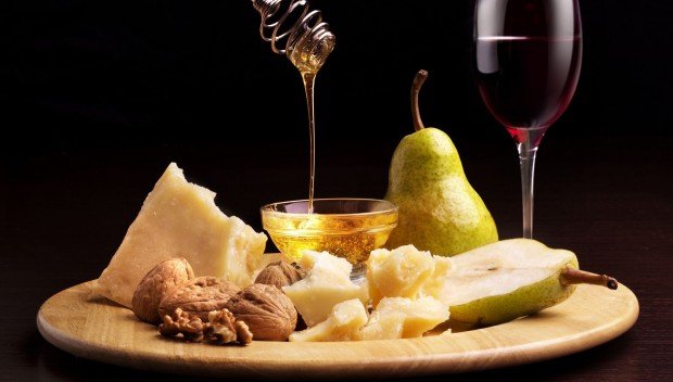 Dziugas i… ? Z czym go połączyć, aby podkreślić jego smak?