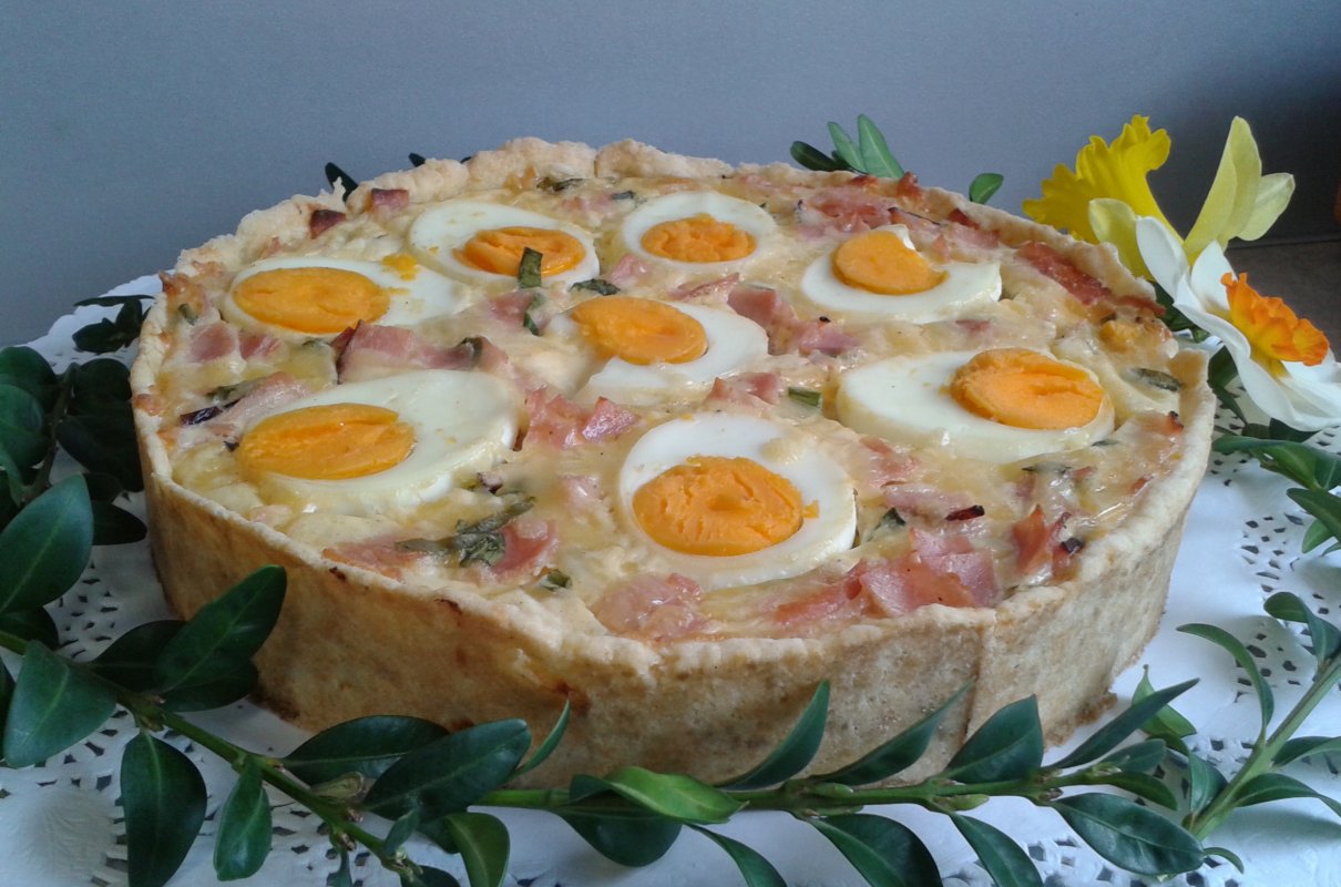 Пирог с ветчиной и яйцом