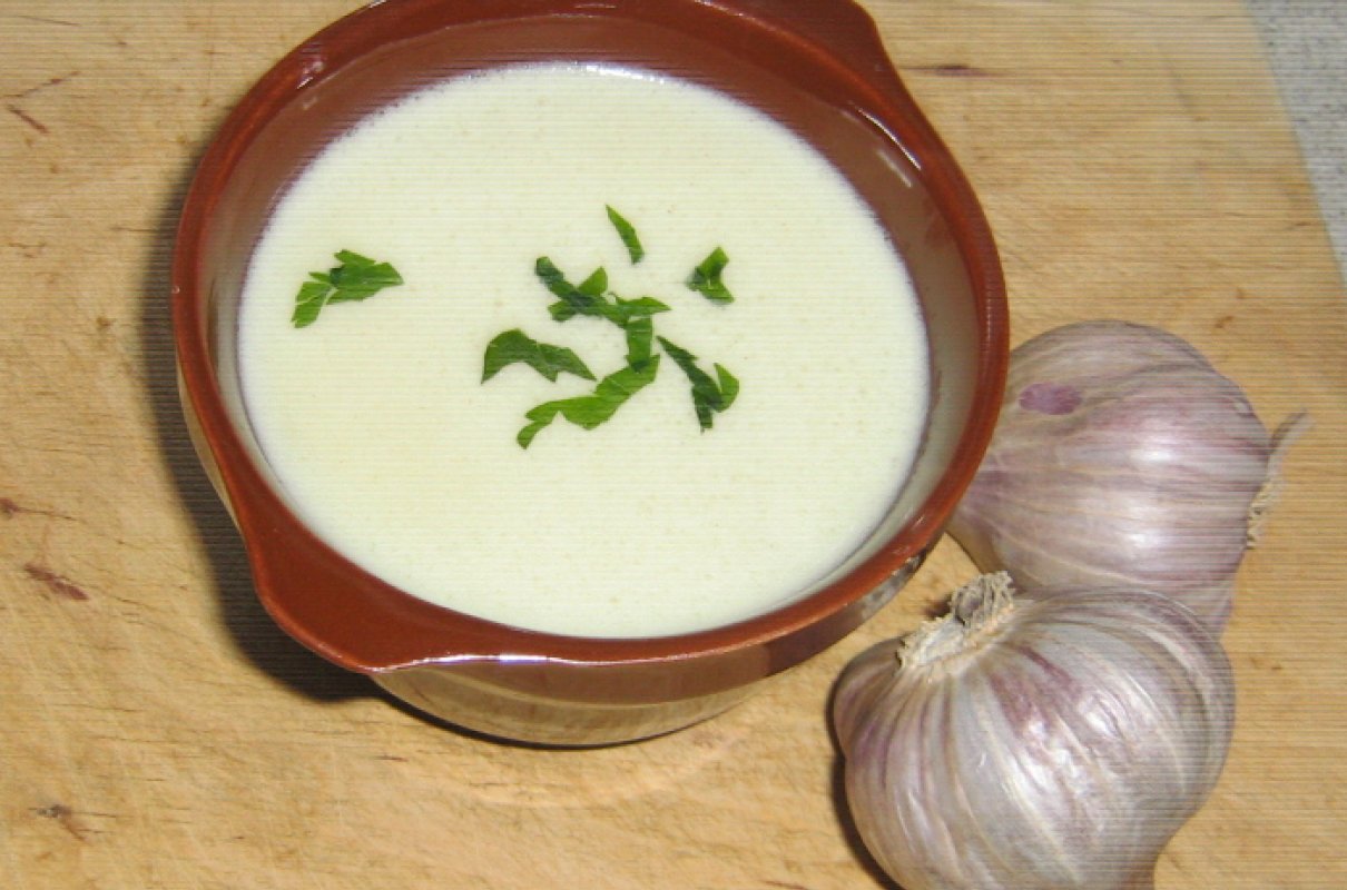 Czosnkowa zupa-krem.