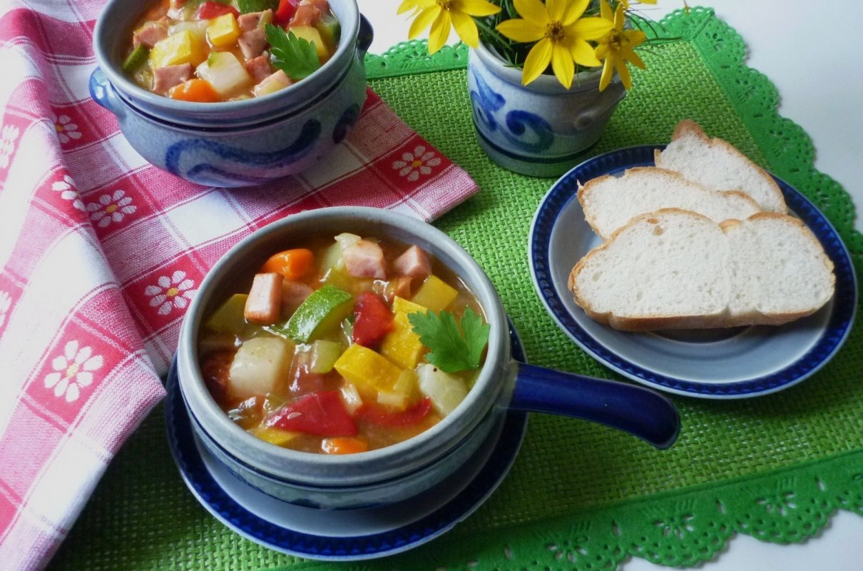 Potrawka z warzyw i kiełbasy