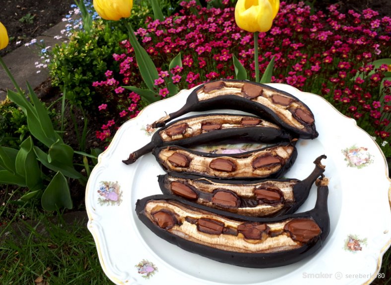  Grillowane banany z czekoladą 