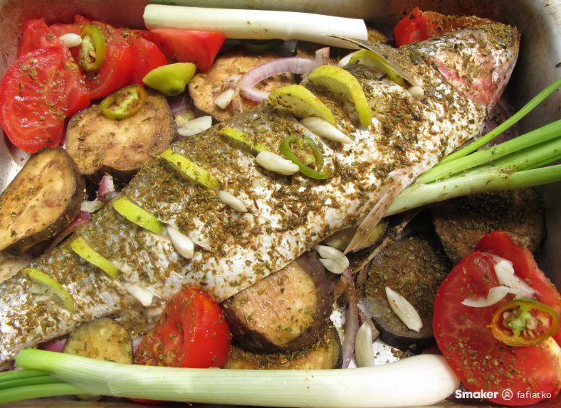  Ryba pieczona z warzywami 