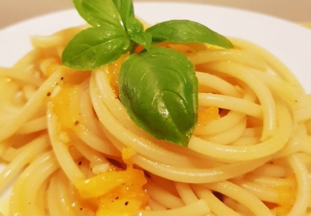 Surowy sos do spaghetti wg Anny del Conte