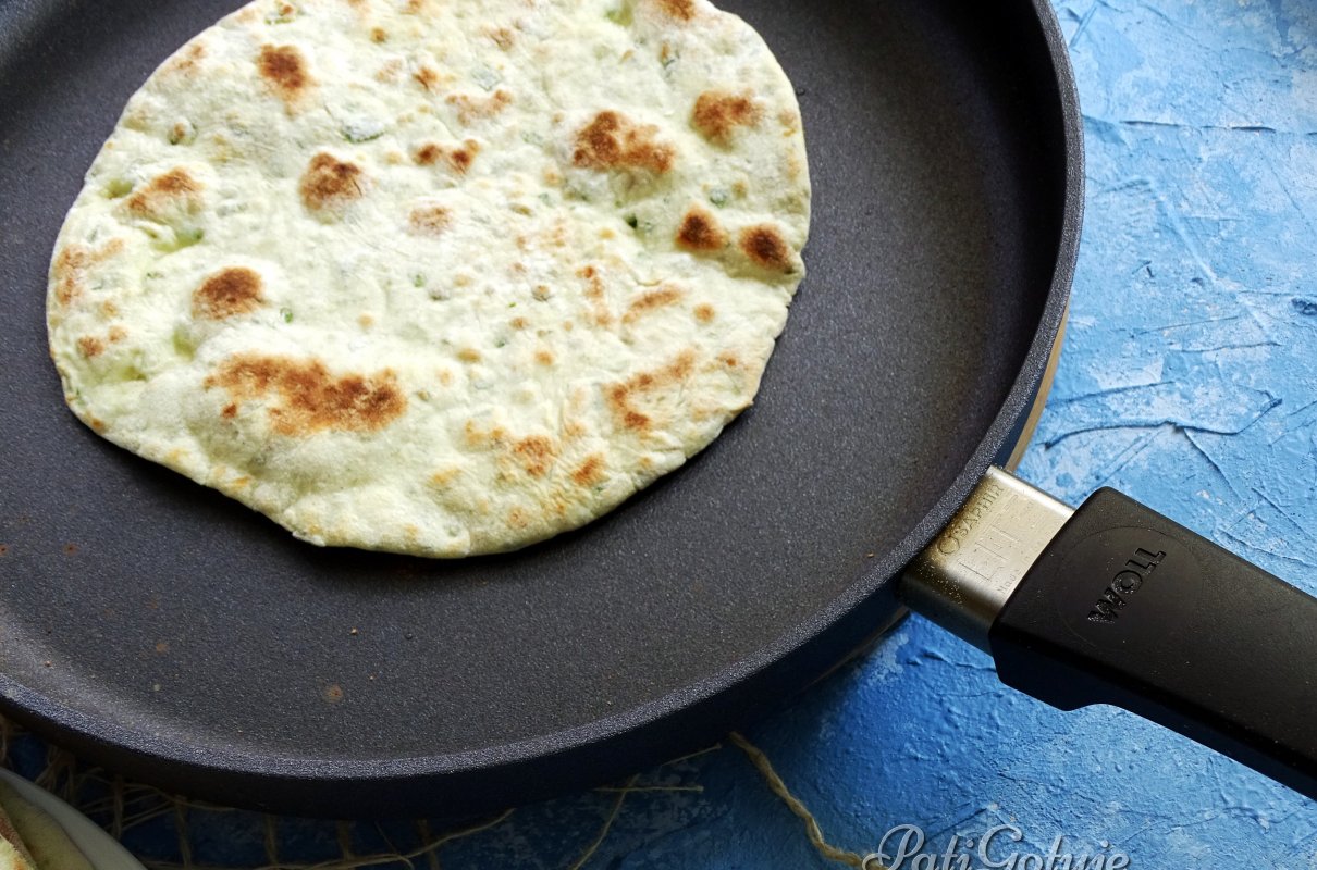 Chlebki flatbread na jogurcie