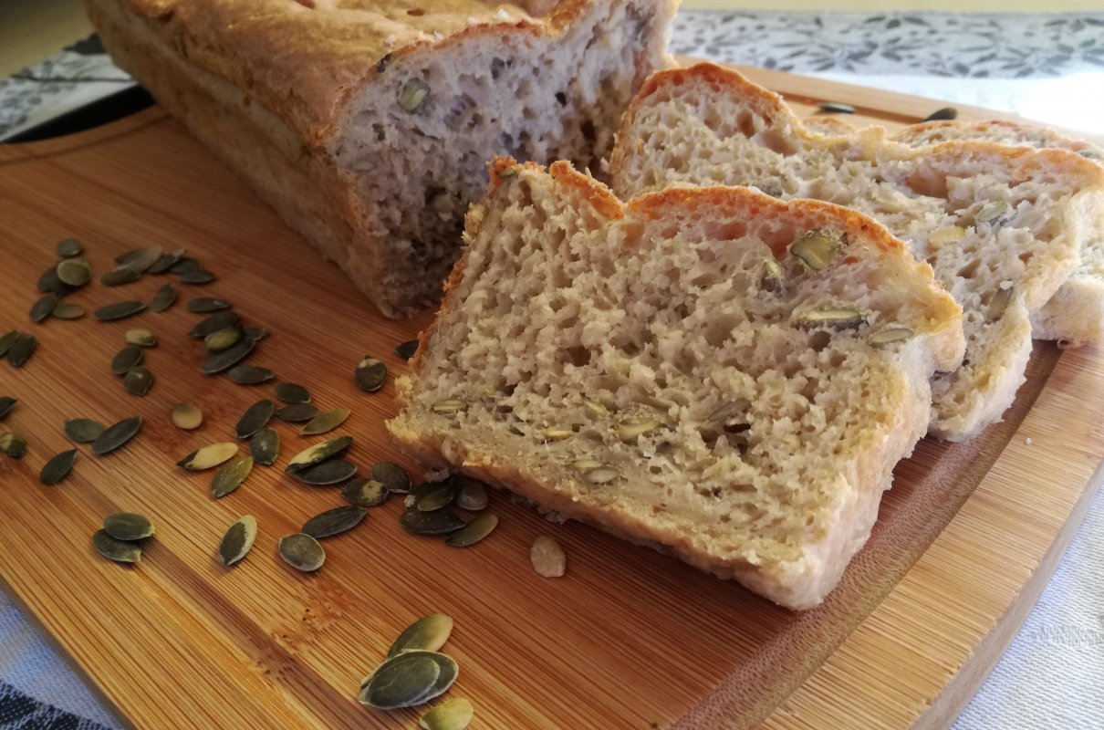 Хлеб пшеничный с тыквенными семечками
