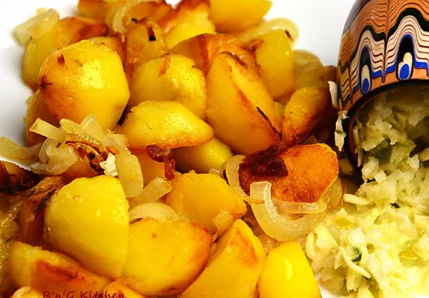 Smażone ziemniaki z cebulą