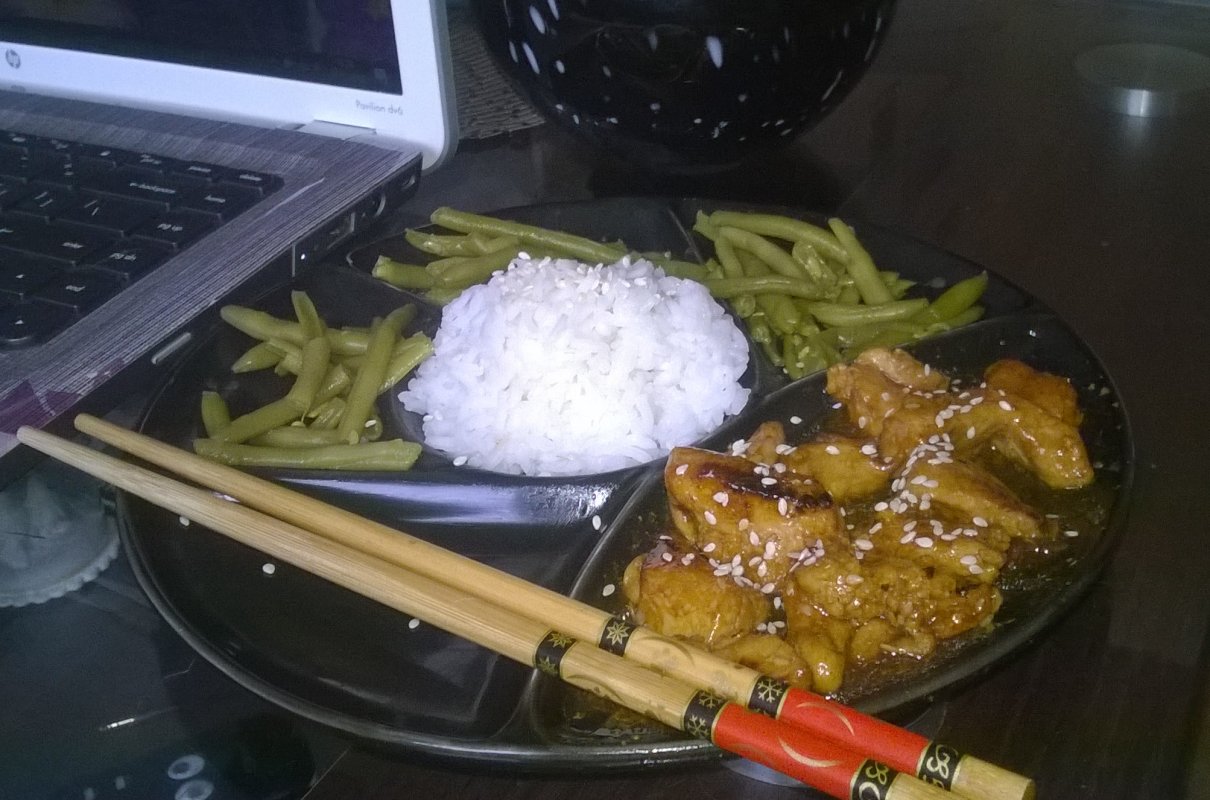 Szybki kurczak teriyaki z ryżem i fasola szparagowa