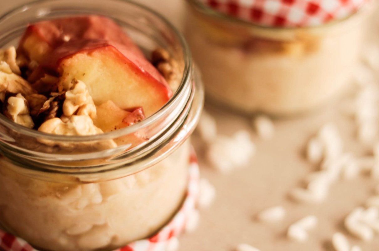Pudding ryżowy z pieczonym jabłkiem
