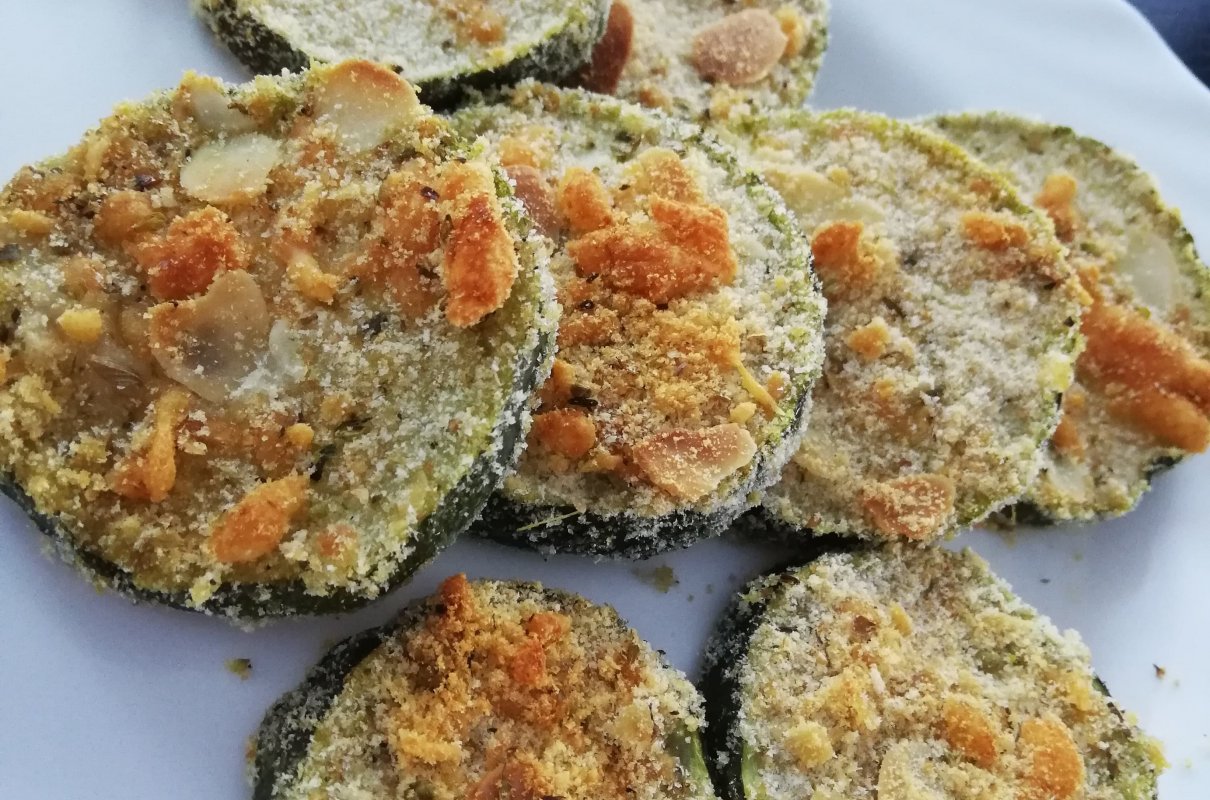 Pieczone talarki cukinii.
