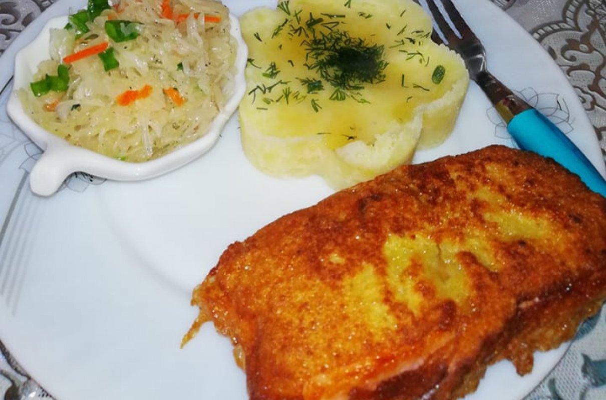Łosoś wędzony w panierce.