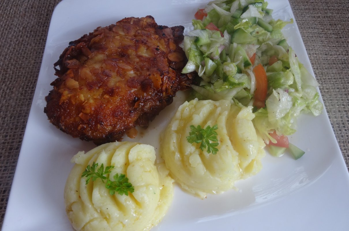 Filet drobiowy w płatkach migdałowych