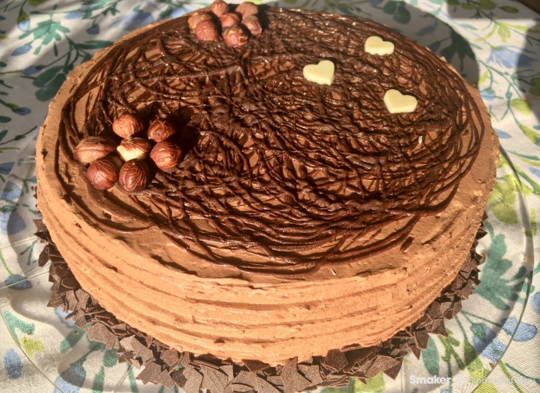  Tort czekoladowo-orzechowy 
