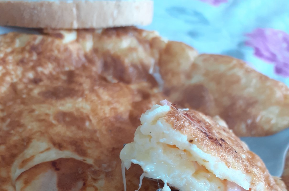 Pożywny omlet z dodatkami
