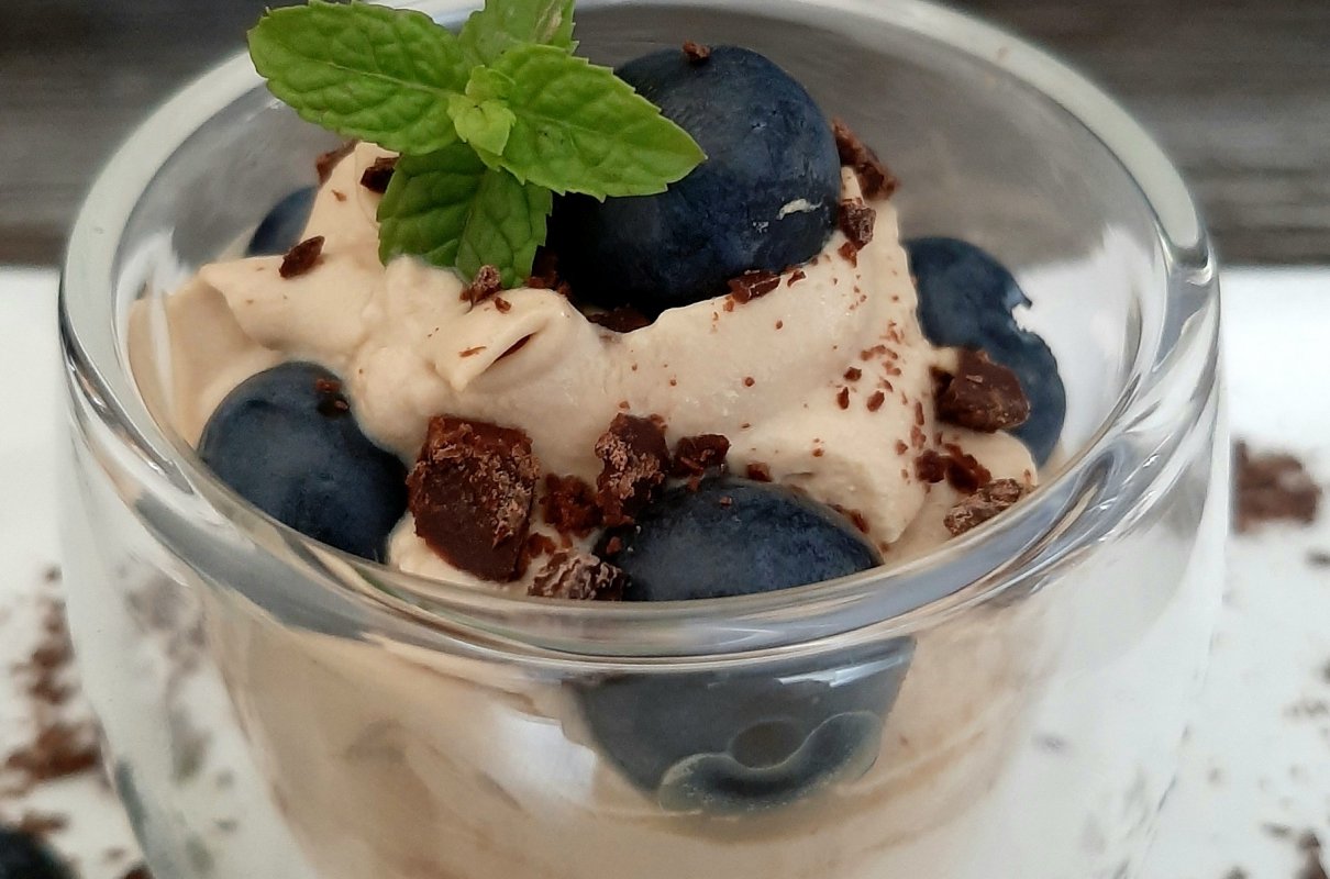 Krem Cappuccino z jagodami!Pyszny,lekki deser!