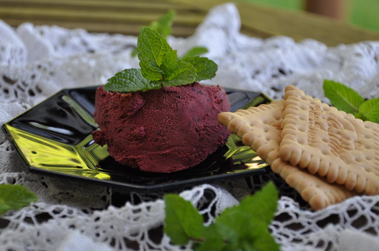 Lody z borówkami