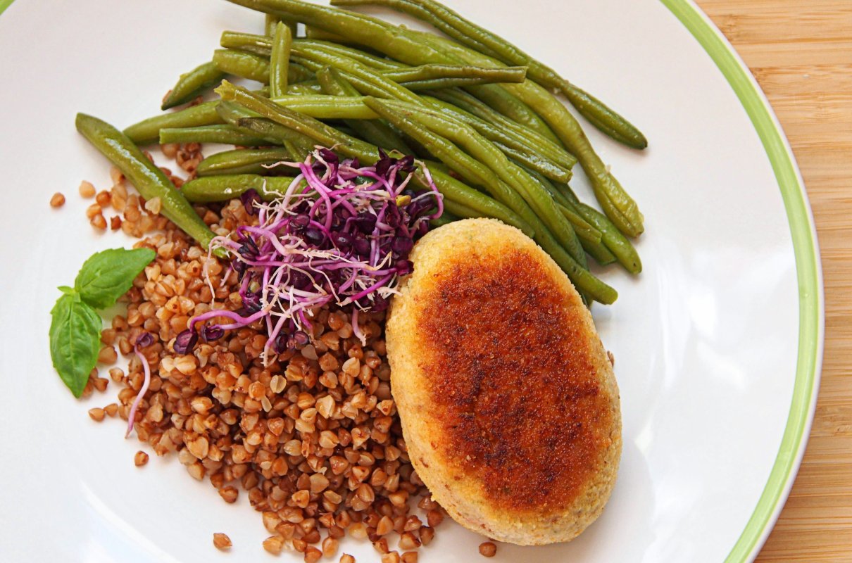 Kotlet mielony z boczkiem, cukinią i mozzarellą
