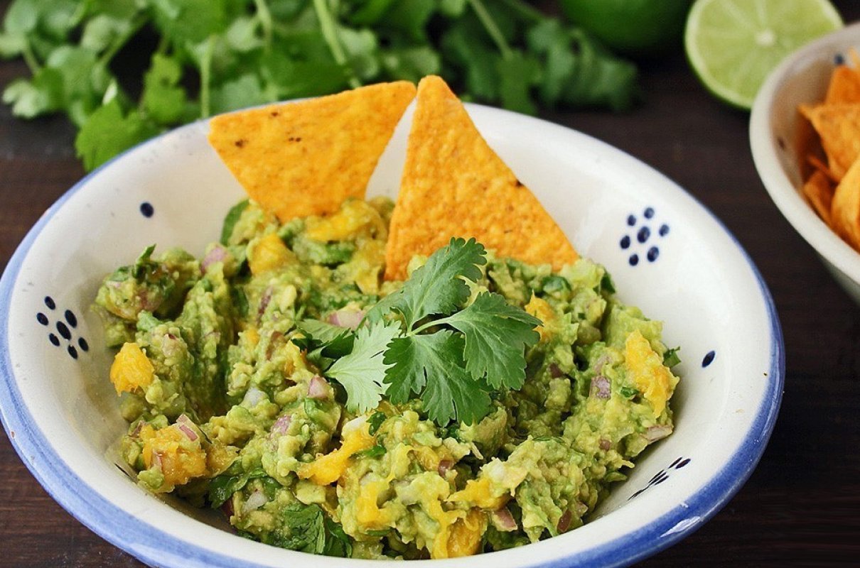 Pikantno-słodki sos guacamole