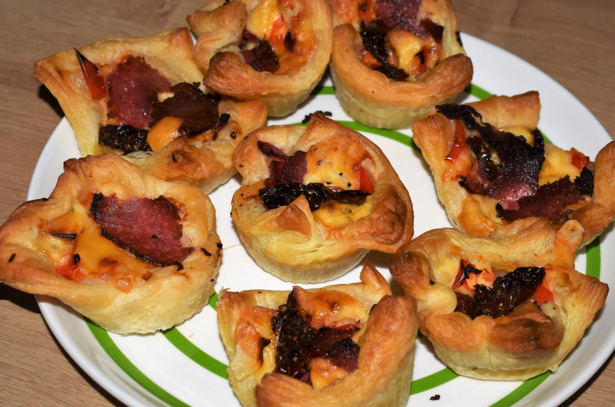 Pikantne koszyczki imprezowe