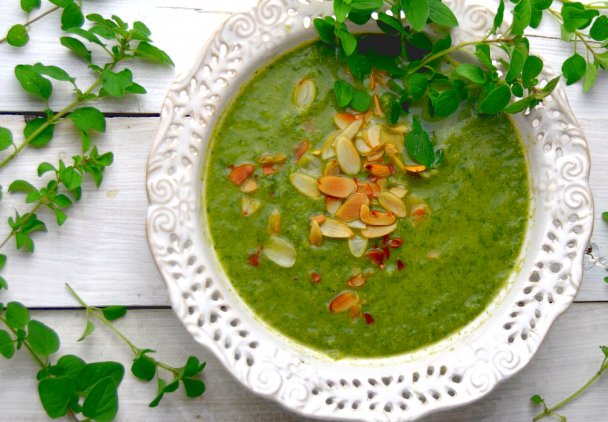 Niskokaloryczna zupa krem z brokułów i szpinaku
