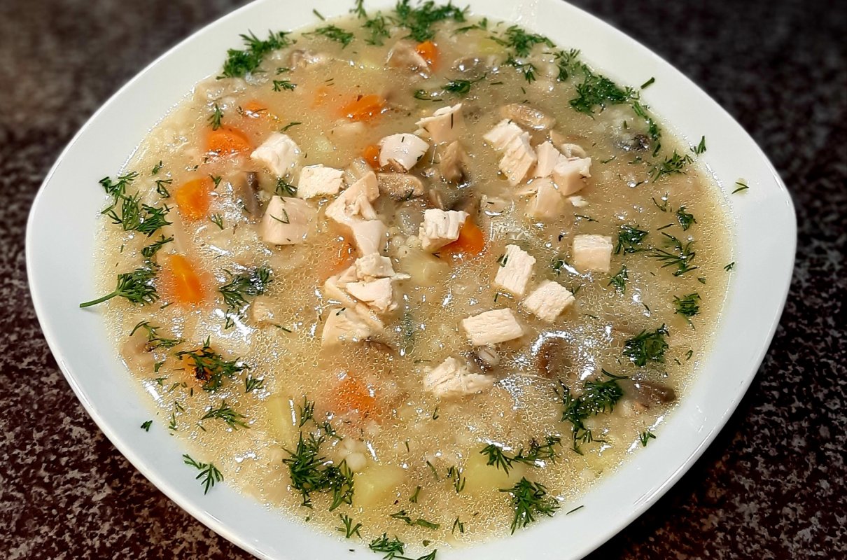 Krupnik z pieczarkami