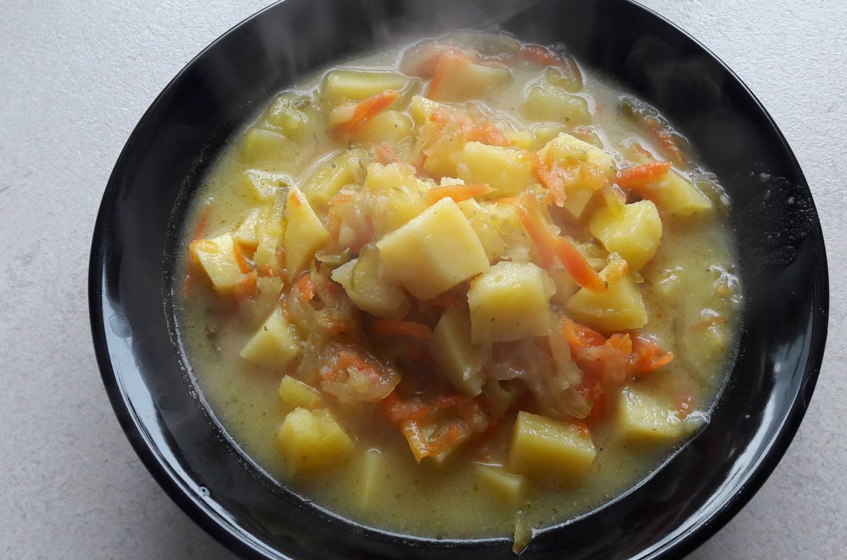 Zupa ogórkowa .