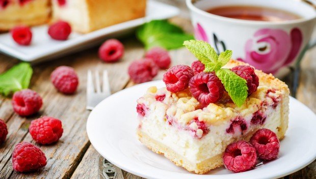 Kwintesencja lata: ciasto z malinami, sernik z malinami i inne desery
