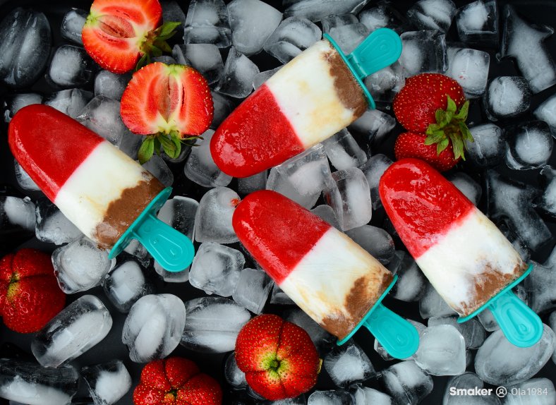  Truskawkowo-jogurtowe lody na patyku 