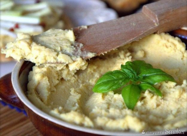 Hummus - tradycyjna pasta arabska