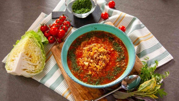 Ewa gotuje: Zupa gołąbkowa, piersi z kaczki w pikantnym sosie karmelowym i pomysłowy jabłecznik