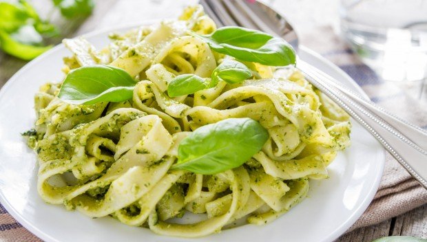 Tagliatelle z domowym pesto