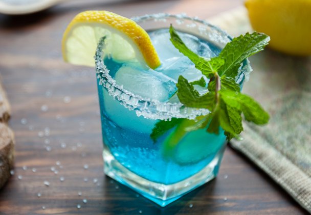 Błękitna laguna - smaczny i prosty drink na każdą okazję
