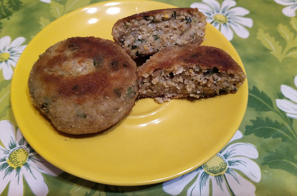 Kotlety z kaszy bulgur i jajek