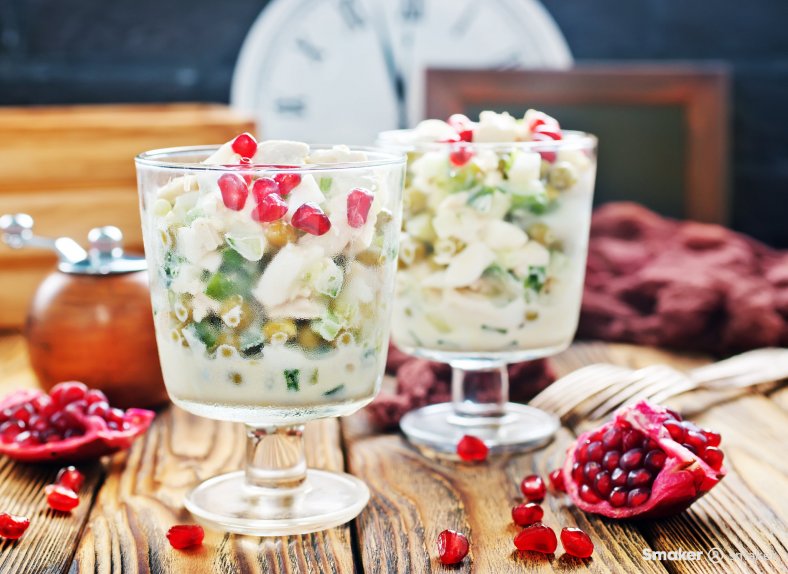  Szybka sałatka z serem pleśniowym i granatem 