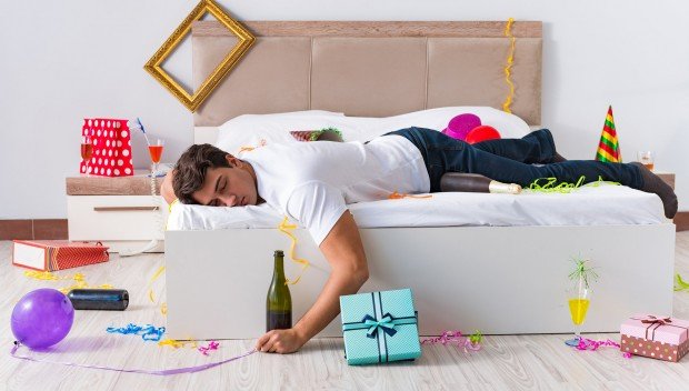 Sprawdź, jak leczyć kaca domowymi sposobami i zapomnij o bólu głowy!