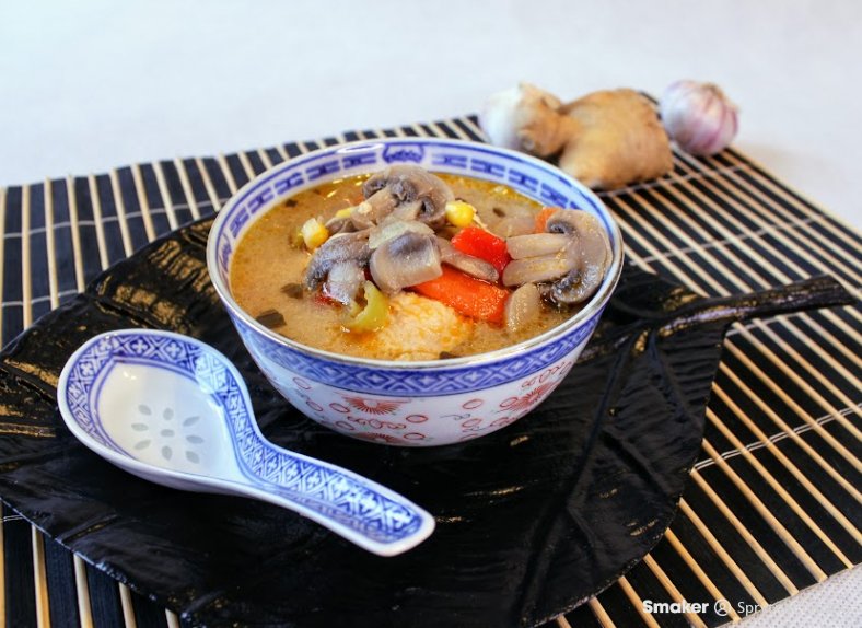  Zupa z kurczakiem w azjatyckim stylu 