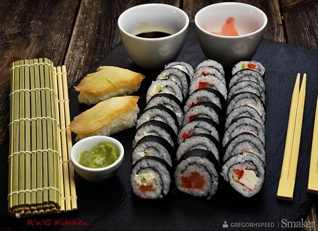 Jak zrobić domowe sushi?