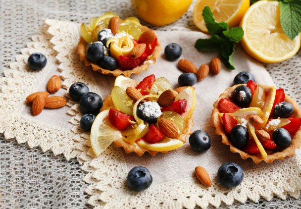 Tartaletki z owocami — przepis na szybki i prosty deser