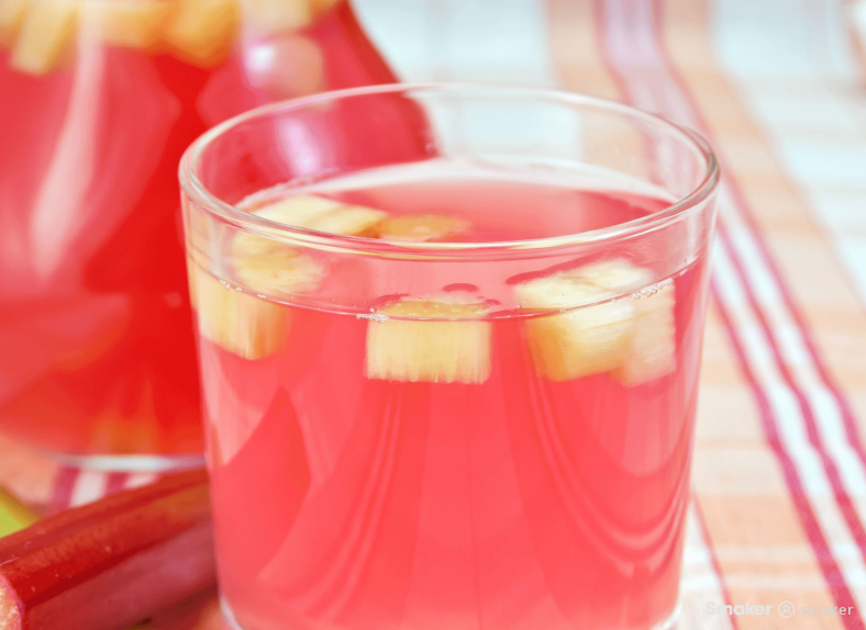  Kompot z rabarbaru 