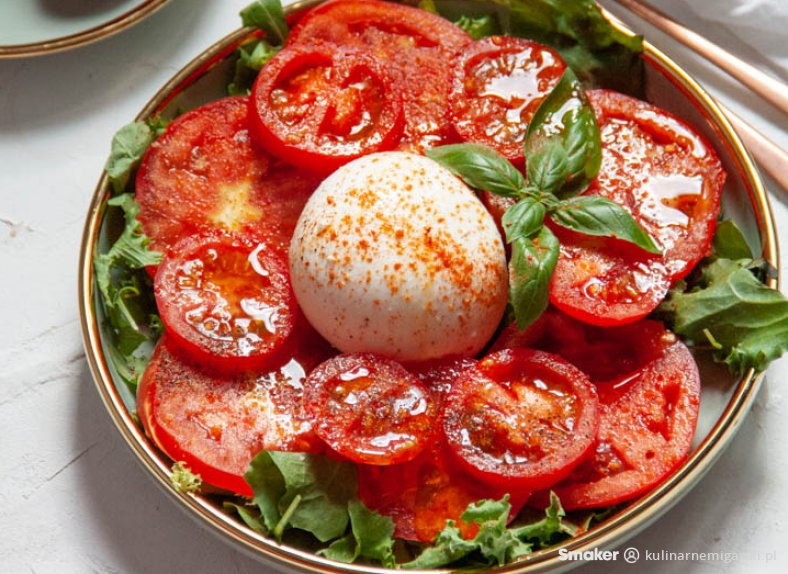 Sałatka z pomidorami i burrata 