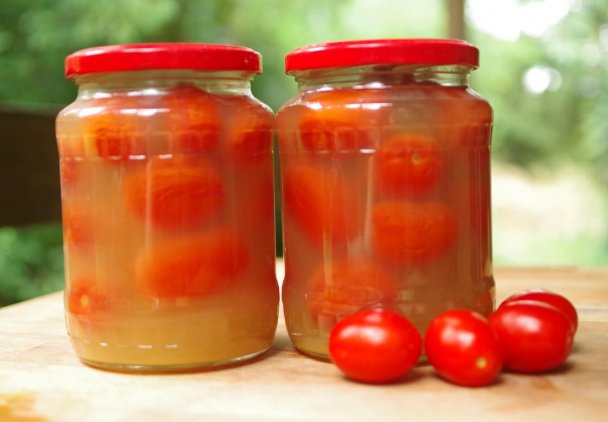 Pomidory marynowane w soku jabłkowym